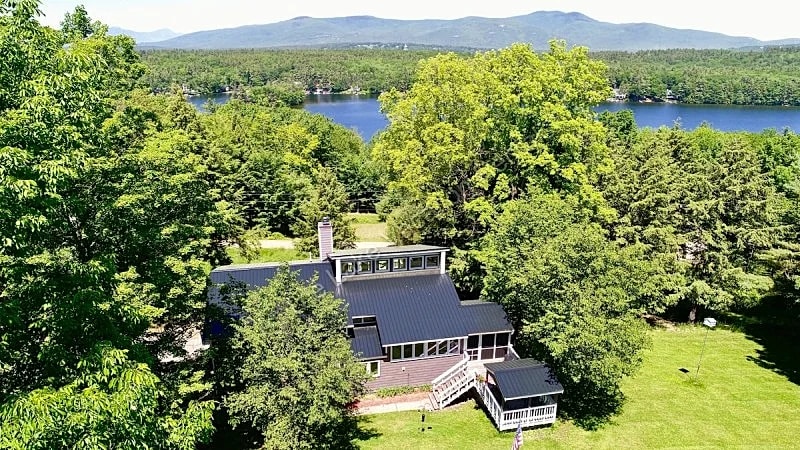 Rolling Lawns and Gorgeous Views plus Private Beach Access in Moultonborough, New Hampshire, United States — photo 2