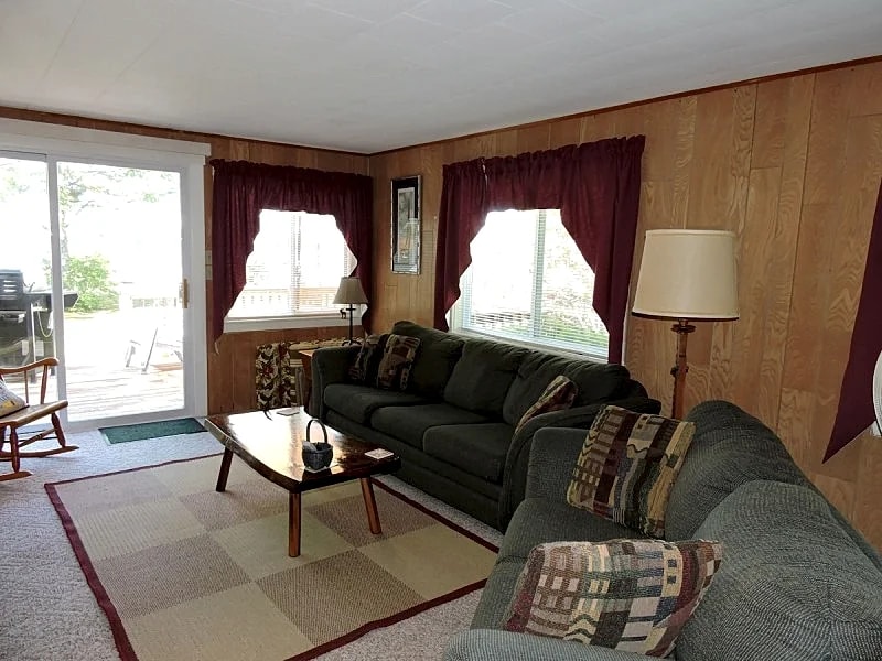 Wonderful 3 BR Winnipesaukee Waterfront Dock Beach in Moultonborough, New Hampshire, United States — photo 4