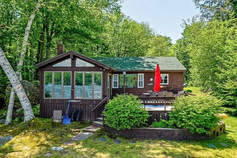 Adorable Winnipesaukee Lakehouse and Guest House for 12 in Moultonborough, New Hampshire, United States — photo 2