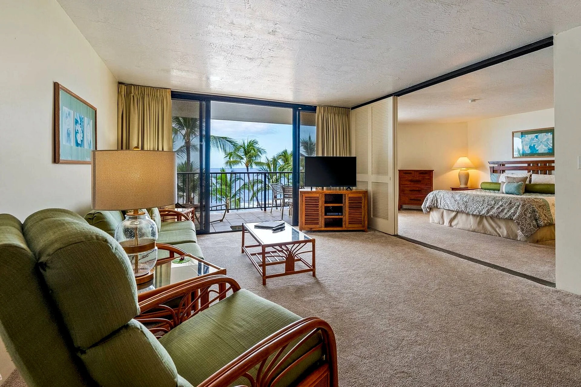 Kona By The Sea 408 - Oceanfront 2BR Condo & Views