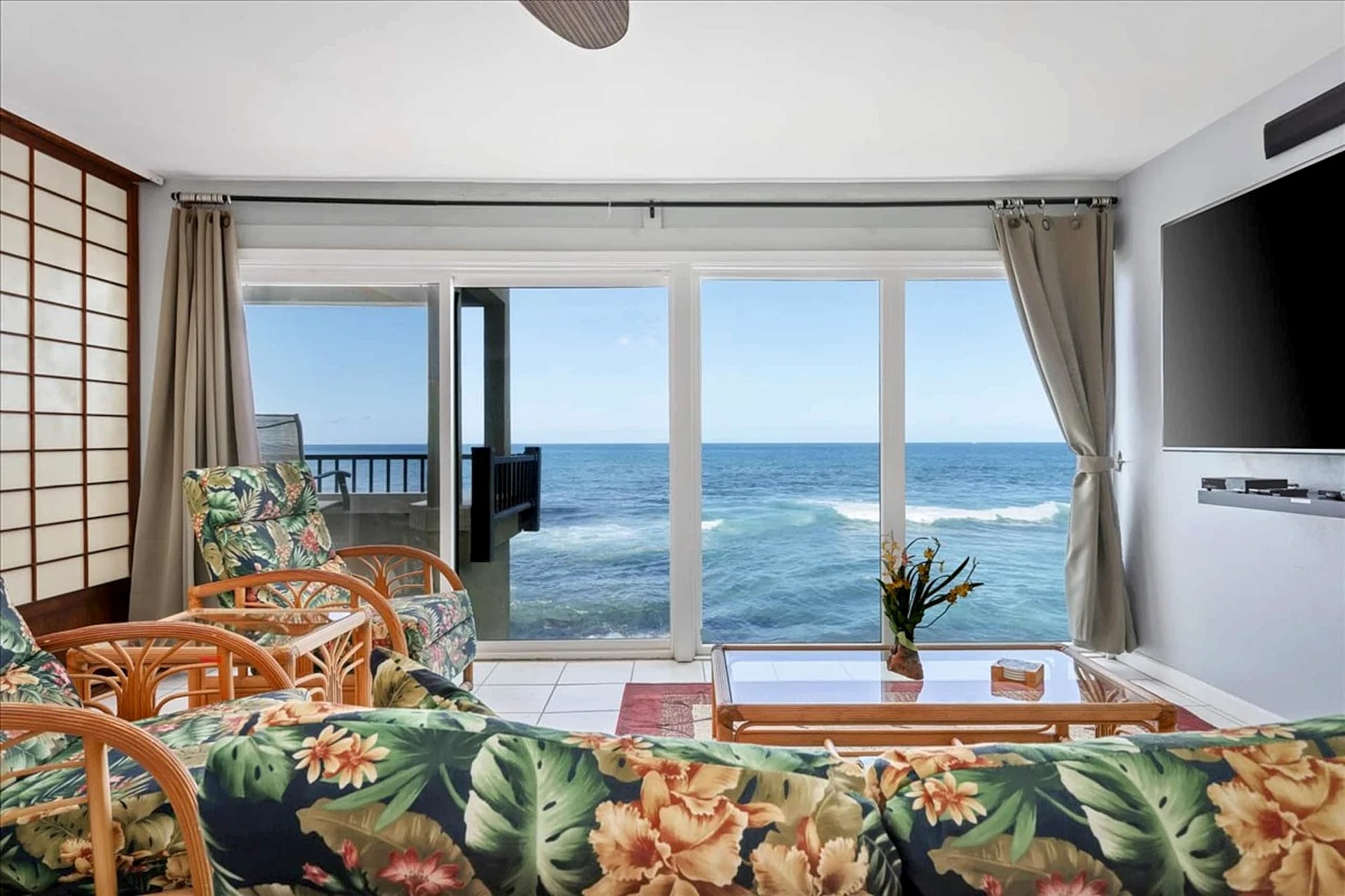 Banyan Tree 203 - Kona Surfing & Oceanfront Sunsets
