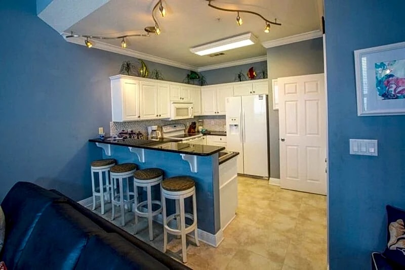 BLUE DOLPHIN PENTHOUSE LUXURY 3 BDR 3 BA message for discounts November December in Fort Walton Beach, Florida, United States — photo 5