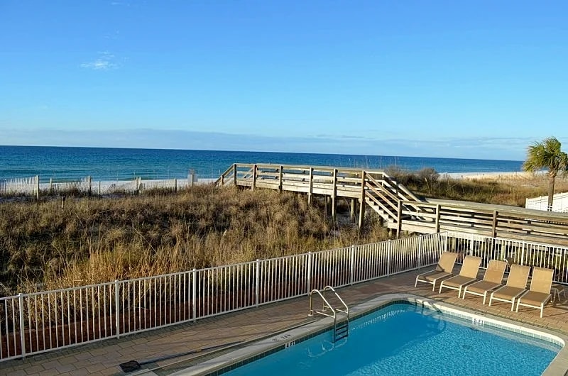 Blue Dolphin 203 Gulf Front message for discounts, November and December in Fort Walton Beach, Florida, United States — photo 2