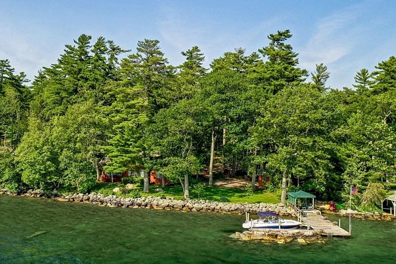 Old Time Family Lodge on Winnipesaukee With Gorgeous Sand Beach in Wolfeboro, New Hampshire, United States — photo 4