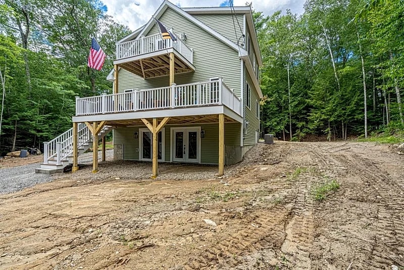 This New Home Is Directly Across From The Beach in Moultonborough, New Hampshire, United States — photo 2