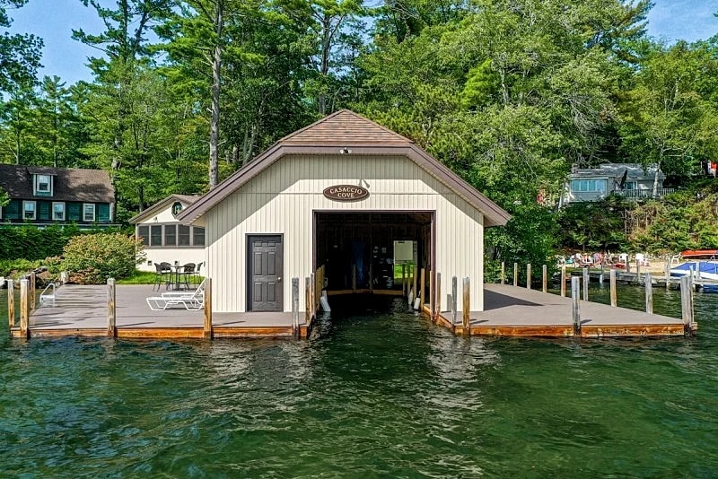 Alton Bay Home with restored Boathouse and Gorgeous Sunsets in Alton, New Hampshire, United States — photo 2