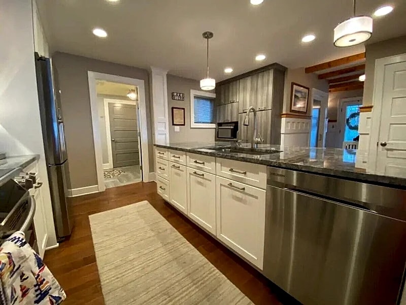Stunning Views and More on Lake Winnipesaukee Sleeps 8 in Laconia, New Hampshire, United States — photo 5