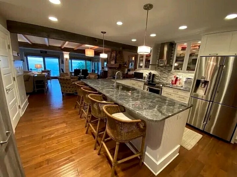 Stunning Views and More on Lake Winnipesaukee Sleeps 8 in Laconia, New Hampshire, United States — photo 4
