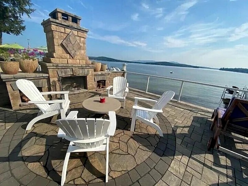 Stunning Views and More on Lake Winnipesaukee Sleeps 8 in Laconia, New Hampshire, United States — photo 3
