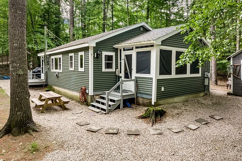 Adirondack inspired cottage with access to association beach on Lake Winni