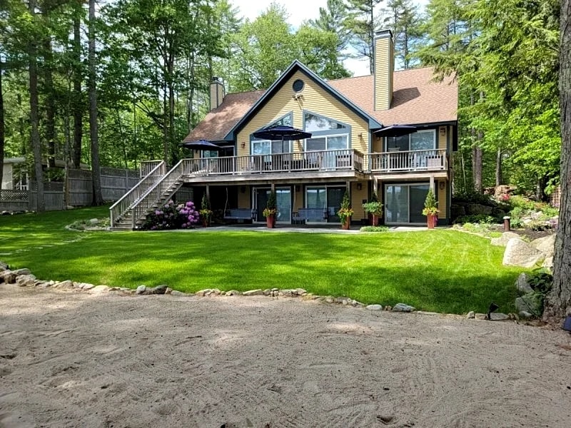 New for 2023 Magical Mirror Lake Home Dock For 20ft Boat Sleeps 9 in Tuftonboro, New Hampshire, United States — photo 1