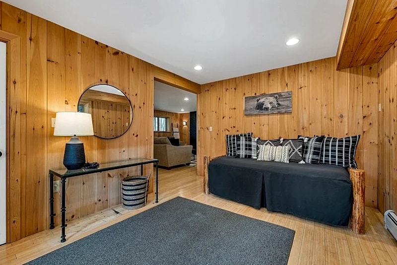 Moultonborough home with guest apartment sleeps 14 near Long Island Beach in Moultonborough, New Hampshire, United States — photo 3