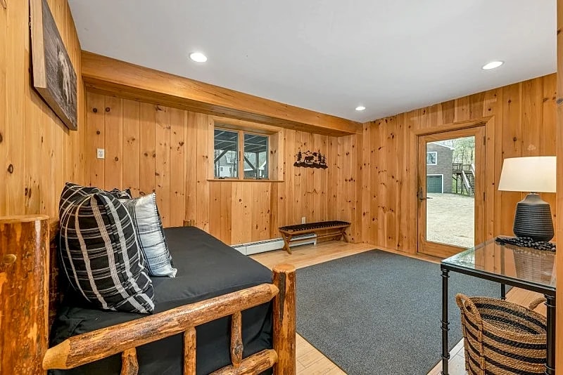 Moultonborough home with guest apartment sleeps 14 near Long Island Beach in Moultonborough, New Hampshire, United States — photo 4