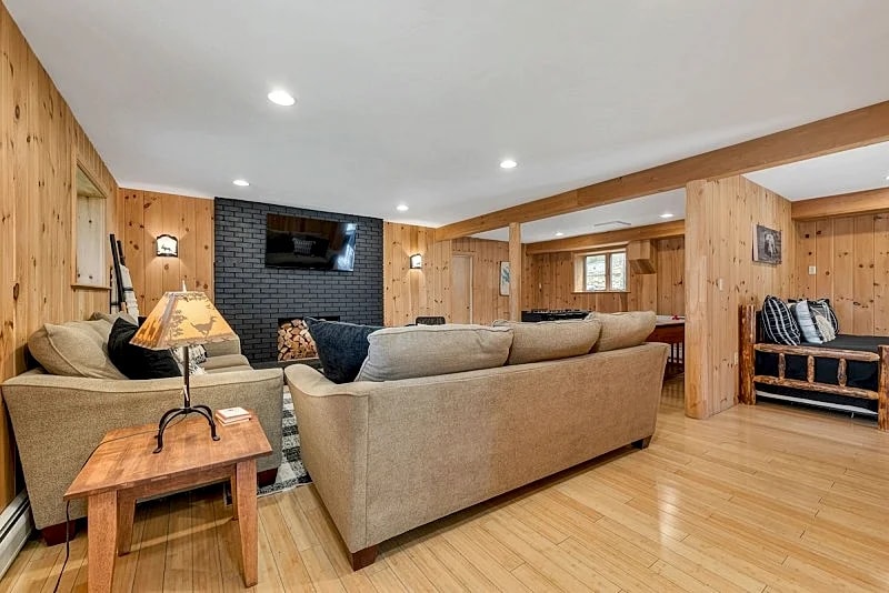 Moultonborough home with guest apartment sleeps 14 near Long Island Beach in Moultonborough, New Hampshire, United States — photo 5