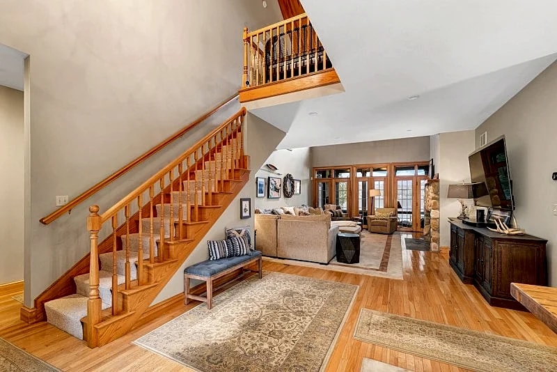 Spacious Adirondack sleeps 14 with stunning views of Castle In The Clouds in Moultonborough, New Hampshire, United States — photo 3