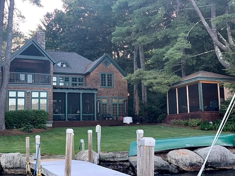 Spacious Adirondack sleeps 14 with stunning views of Castle In The Clouds in Moultonborough, New Hampshire, United States — photo 2