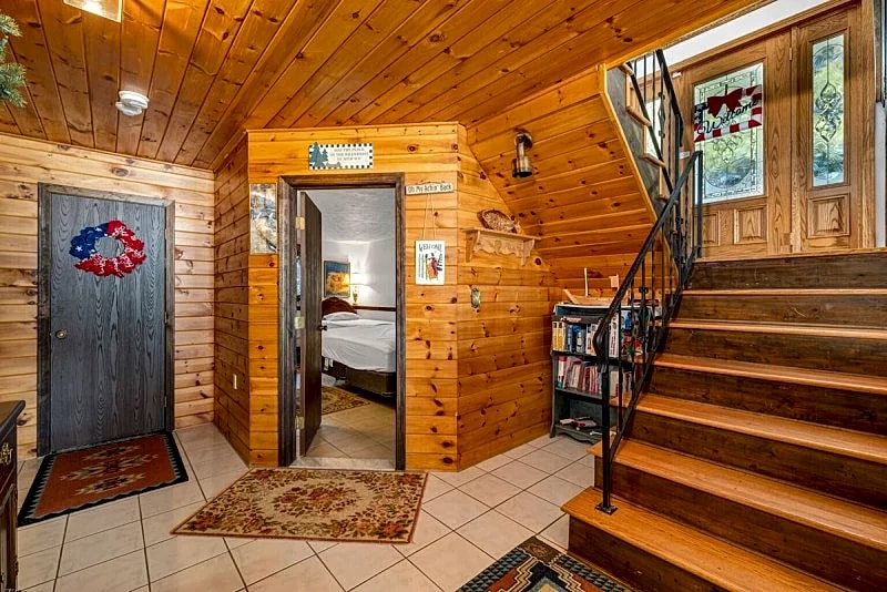 Winnipesaukee Waterfront Home sleeping 12 dock and sandy beach in Moultonborough, New Hampshire, United States — photo 4