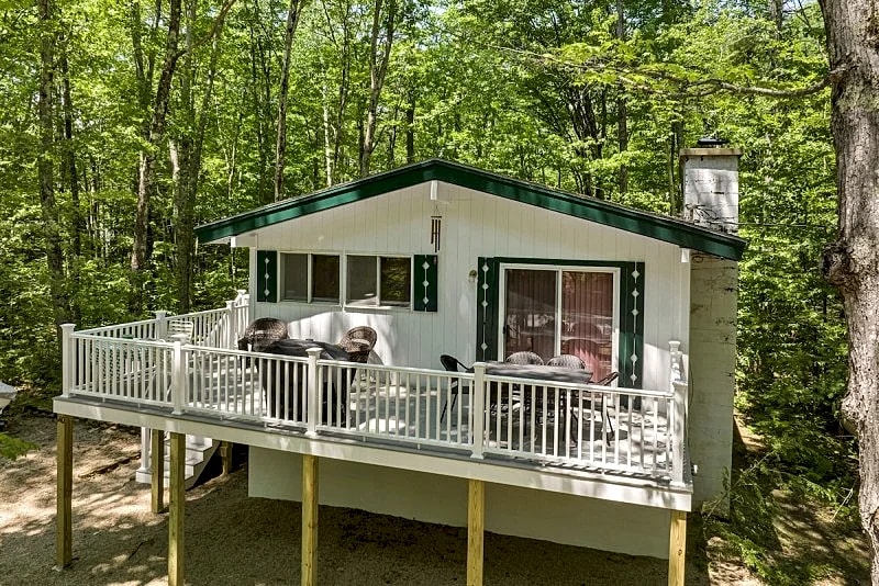 Suissevale Chalet sleeps 8 just a short walk to the beach in Moultonborough, New Hampshire, United States — photo 2