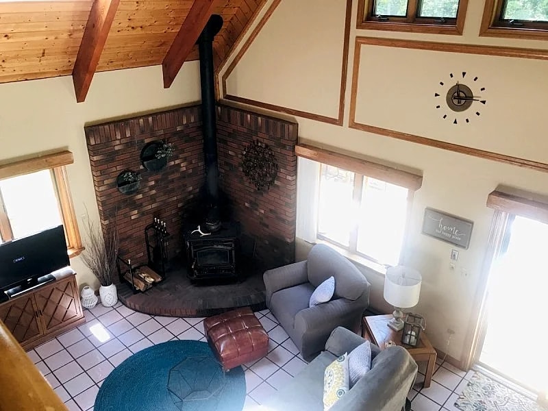 Spacious Suissevale Winnipesaukee Water Access Sleeps 10 in Moultonborough, New Hampshire, United States — photo 4