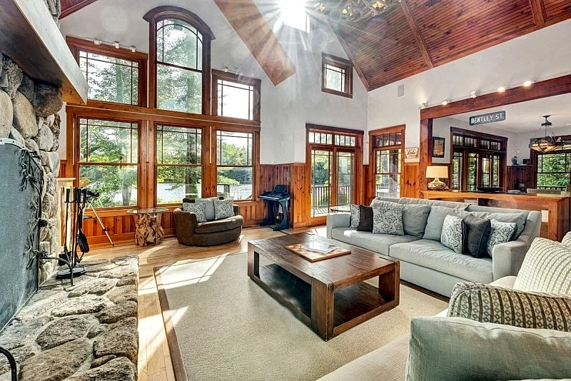 Pet Friendly Moose Lodge on Lake Winnipesaukee Sleeps 14 in Moultonborough, New Hampshire, United States — photo 4