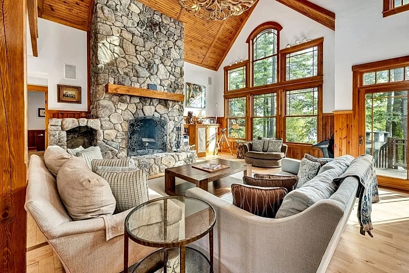 Pet Friendly Moose Lodge on Lake Winnipesaukee Sleeps 14 in Moultonborough, New Hampshire, United States — photo 5