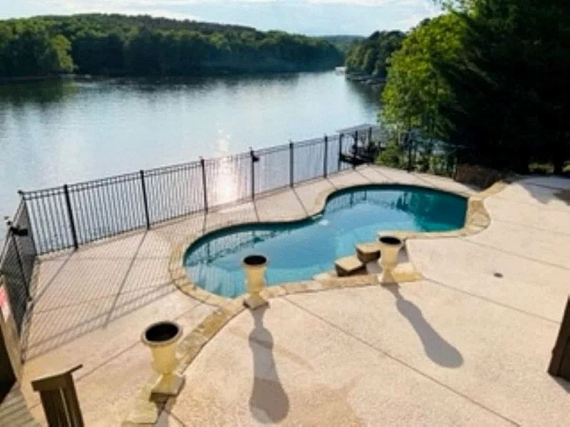 Lake Wedowee Waterfront & Private Pool 3 or 4 Night Minimum in Wedowee, Alabama, United States — photo 5