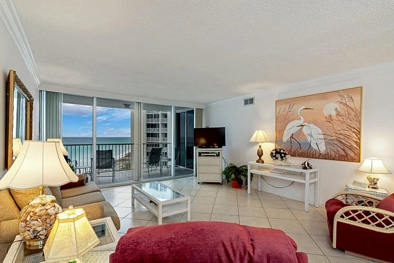 BEACH FRONT, “On GULF”SHORELINE TOWERS, in Destin Walk to Restaurants, Shops. in Destin, Florida, United States — photo 2