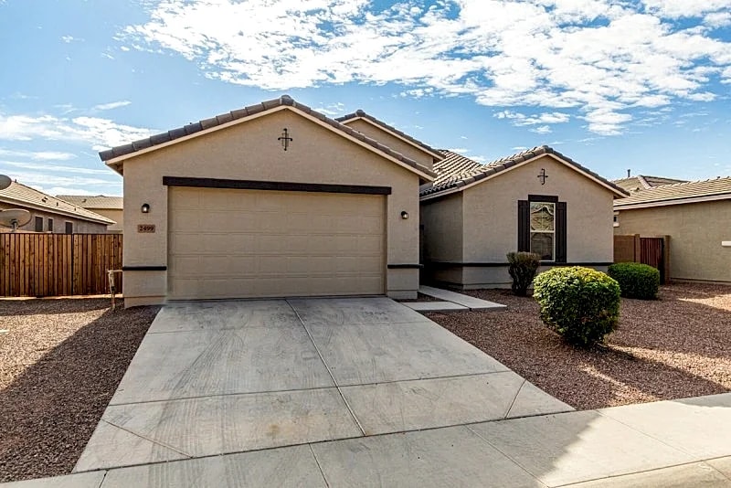Modern Queen Creek Home W/ Fire Pit! Dog Friendly! in Queen Creek, Arizona, United States — photo 4