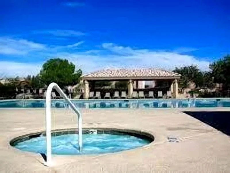 Snowbird Haven! Hike, Bike, Shop. in Marana, Arizona, United States — photo 2