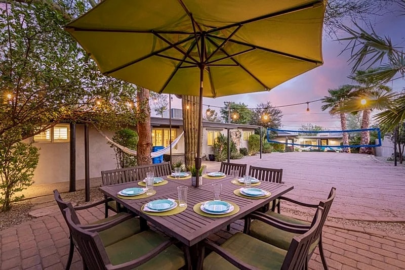 Beach House Feel in the Desert Family Mini Resort in Phoenix, Arizona, United States — photo 4