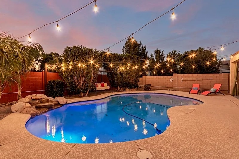 Heated Pool! 2 King Rooms! Sleeps 8!