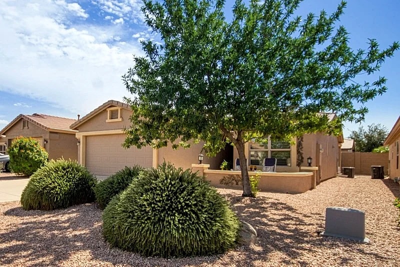 55+ Solera Chandler! Golf Community with Private Backyard! 30 Night Minimum. in Chandler, Arizona, United States — photo 5