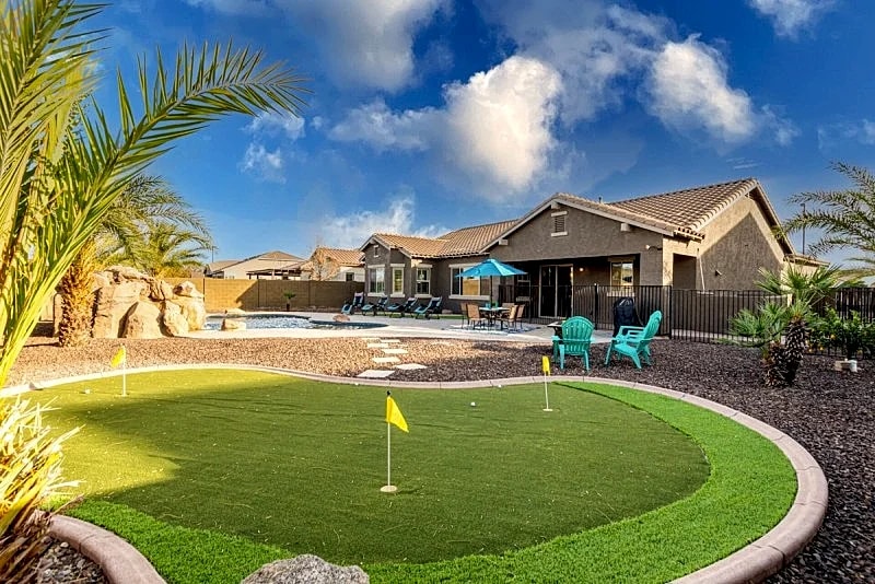 Gilbert Heated Pool Home w/ Slide Foosball, Putting Green in Gilbert, Arizona, United States — photo 2