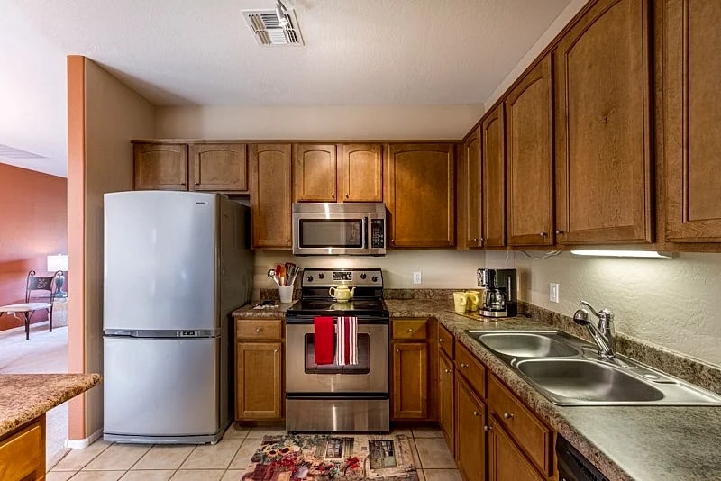 LAKE FRONT Condo at Toscana Lakeside Community! in Phoenix, Arizona, United States — photo 4