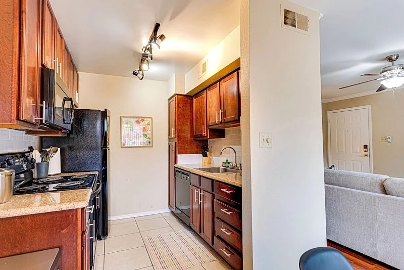 Ground Floor Private Patio with BBQ! 30 Night Min! in Scottsdale, Arizona, United States — photo 3