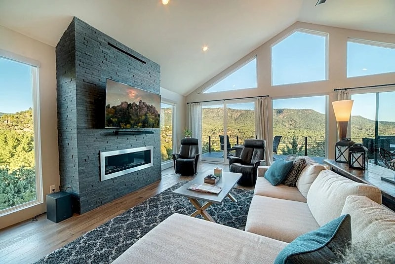 VIEWS! Custom Modern Mountain Home with Breathtaking Views!