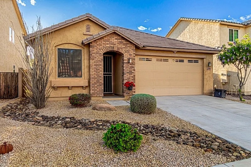 Super Fresh Pool Home! Private, Sleeps 8, Office! in Sun City West, Arizona, United States — photo 4