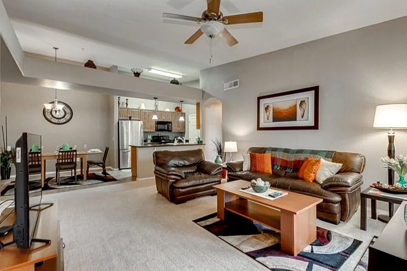 Luxurious 2/2 w/Heated pool! Near Hiking trails! in Mesa, Arizona, United States — photo 3