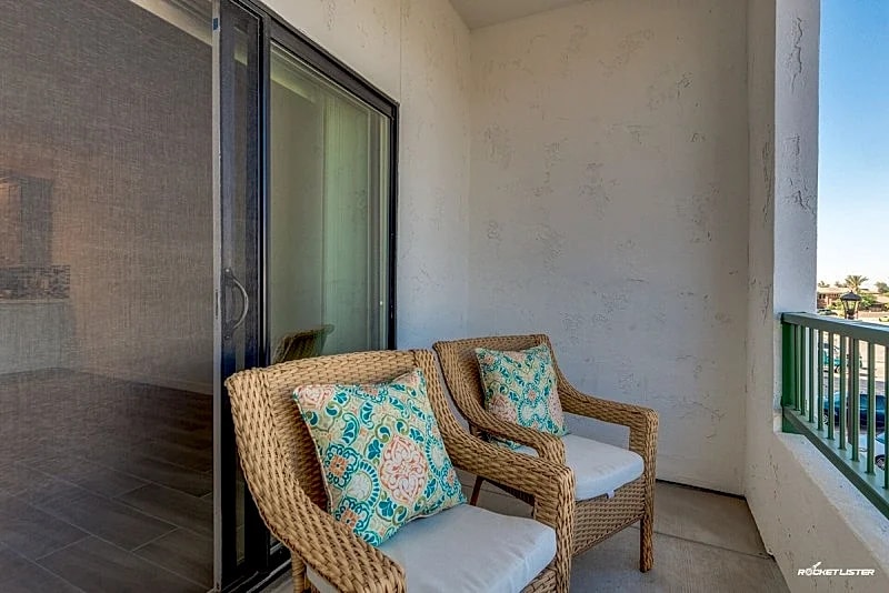 Resort Condo in Desirable Chandler. Tons of Amenities. Walk to Everything! 30 Night Min! in Chandler, Arizona, United States — photo 4