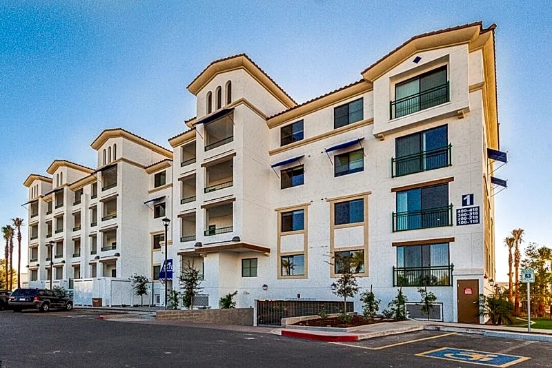 Penthouse Two Story Resort Condo in Ocotillo! Waterviews at The Cays! in Chandler, Arizona, United States — photo 2