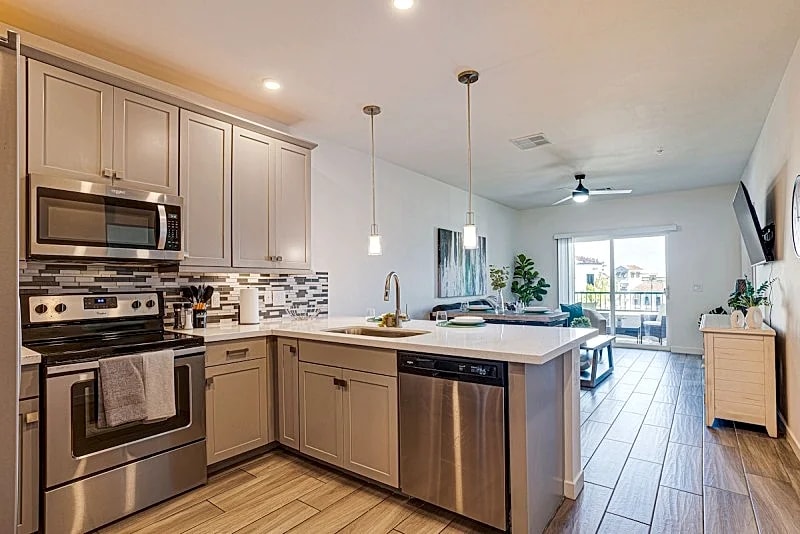 Cays Resort Condo in Desirable Chandler. Amenities. Heated Resort Pool in Chandler, Arizona, United States — photo 4