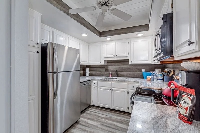 Stunning Golf and Water Views with Large Patio! Biltmore Terrace! 30 Night Minimum! in Phoenix, Arizona, United States — photo 5