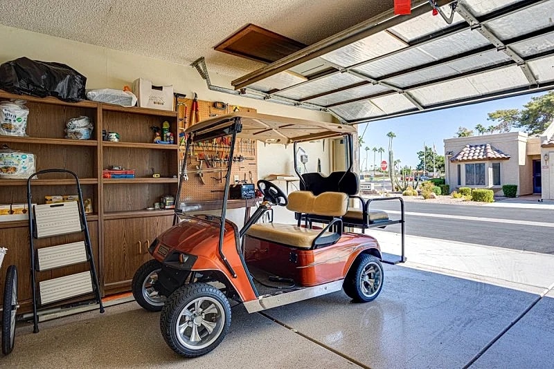55+ Fountain of the Sun Single Story Townhome. Golf Views! in Mesa, Arizona, United States — photo 2