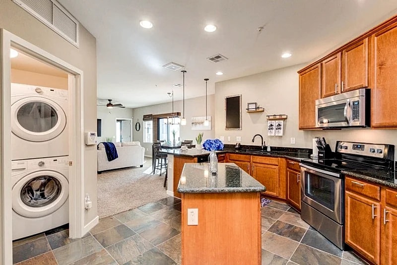 Cays Condo w/ Private Patio and Amenities Galore! in Chandler, Arizona, United States — photo 5