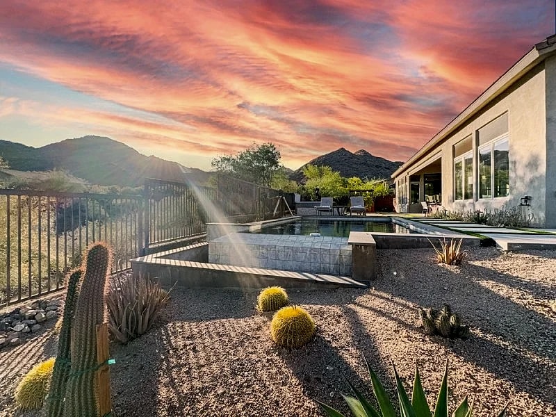 Elite Living! Epic Views! Pool, Hot Tub, Firepit. Putting Green. 30 Night Min. in Scottsdale, Arizona, United States — photo 4
