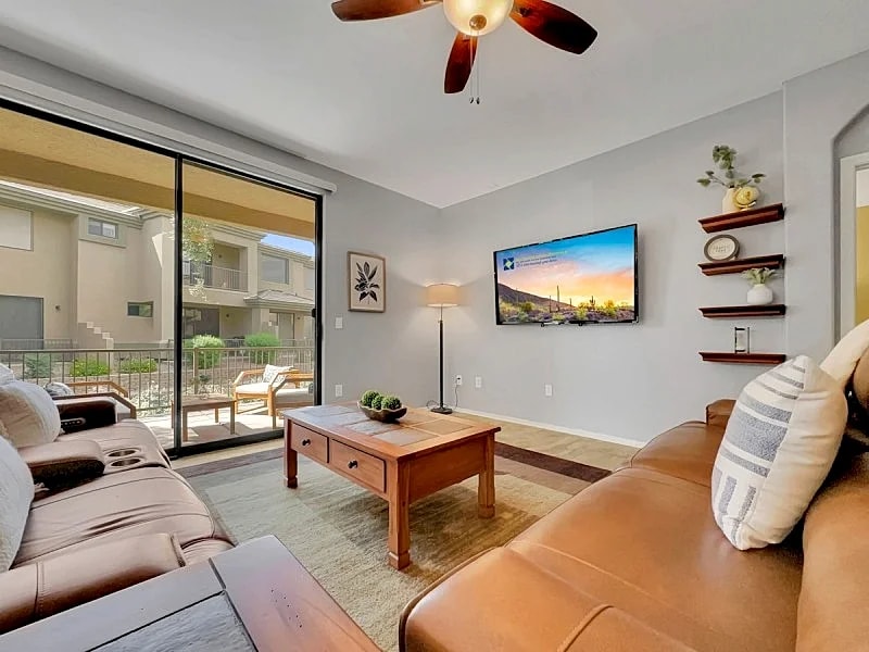 Stunning Waterview Condo in the heart of Chandler, Az! Sleeps 4! 30 Night Min. in Chandler, Arizona, United States — photo 5