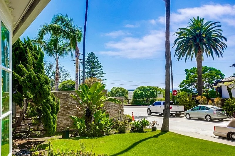 Opera House - 3 Bedroom 2 Bath home with private back garden in San Diego, California, United States — photo 3