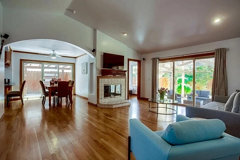 The Jewel: Located in La Jolla walking distance to Beach, Shops and Restaurants in San Diego, California, United States — photo 5