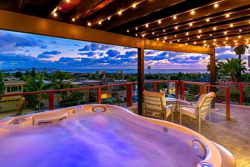 The Mermaid House: Breathtaking bay, ocean, and city views, equipped with a Jacuzzi and A/C in San Diego, California, United States — photo 3