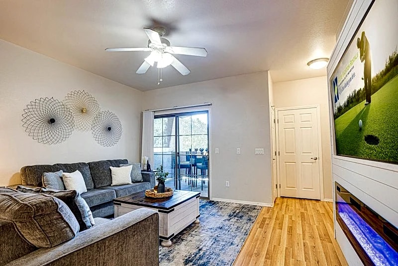 Delightful Condo! Heated Pools and Hiking! Gated Community. in Mesa, Arizona, United States — photo 3
